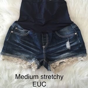 Maternity shorts